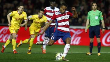 03/03/16  PARTIDO PRIMERA DIVISION
 Granada - Real Sporting de Gijon 
 El Arabi (Granada CF) lanza el penalti que supuso el 1-0 gol 
 PUBLICADA 04/03/16 NA MA19 2COL