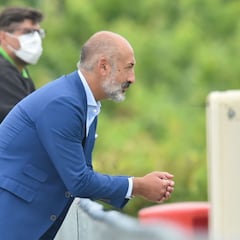 Elizegi: "Los jugadores se rebajaron el salario dos veces; ha sido modélico"