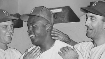 Jackie Robinson primer jugador de raza negra en debutar en la MLB.