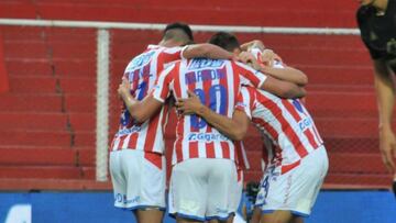 Unión venció a Racing y preocupa a La Academia