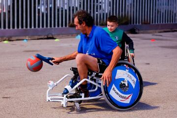 Una fan zone donde se desarrollaron actividades de deporte adaptado, como fútbol en silla de ruedas