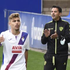 Míchel se acerca peligrosamente a Clemente