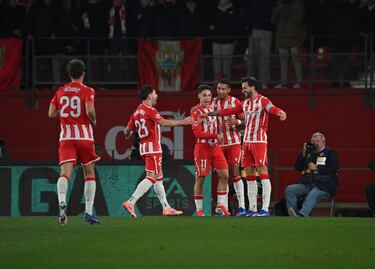 Aprobados y suspensos del Almería: un equipo sin respuesta sobre el campo
