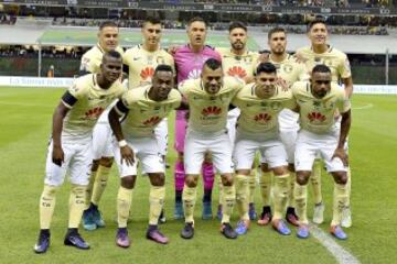 América salió con Muñoz; Alvarado, Álvarez, Goltz, Aguilar; Samudio, Da Silva, Ibarra, Quintero; Romero y Oribe