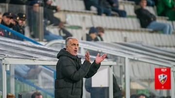 Pablo López durante un partido con el Racing de Ferrol.