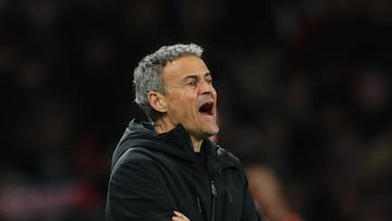 Soccer Football - Ligue 1 - Paris St Germain v FC Metz - Parc des Princes, Paris, France - February 21, 2026 Paris St Germain coach Luis Enrique reacts REUTERS/Manon Cruz