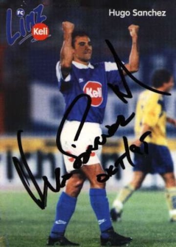 En 1995 probó suerte con el FC Linz de Austria, donde marcó seis goles en 20 juegos.