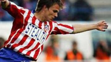 <b>ATLÉTICO-ATHLETIC. </b>Jesper Gronkjaer sufrió una fisura de peroné de la pierna derecha.