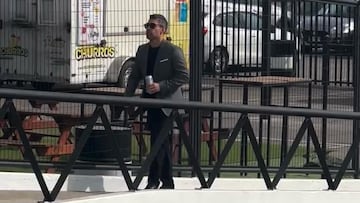 Jorge Valdivia sorprende y reaparece en el centenario de Colo Colo: así llegó al Monumental