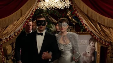 Christian Grey (Jamie Dornan) y Anastasia Steele (Dakota Johnson) en el tráiler de '50 sombras más oscuras'.