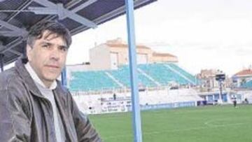 <b>EN EL COLLAO. </b>Javier Gandía es el presidente del Alcoyano y, a su vez, seguidor del Atlético de Madrid.