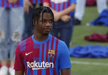 Joan Laporta ha presentado en el Camp Nou la equipación del equipo culé para la temporada 2021-2022