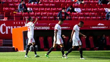 En Nesyri celebra uno de los goles. 