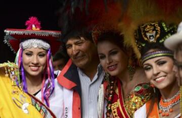 El presidente de Bolivia Morales en el podio de la quinta etapa entre Tupiza y Oruro.