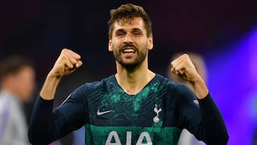 Soccer Football - Champions League Semi Final Second Leg - Ajax Amsterdam v Tottenham Hotspur - Johan Cruijff Arena, Amsterdam, Netherlands - May 8, 2019  Tottenham&#039;s Fernando Llorente celebrates after the match                            REUTERS/Dyl