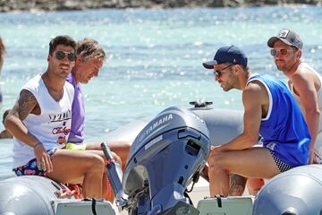 Luis Suarez, Leo Messi y Cesc Fabregas 