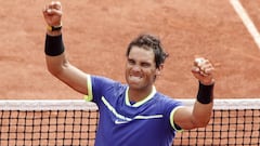 Rafael Nadal celebra su victoria en la final de Roland Garros ante Stan Wawrinka, que supone su d&eacute;cimo t&iacute;tulo sobre la arcilla de Par&iacute;s.