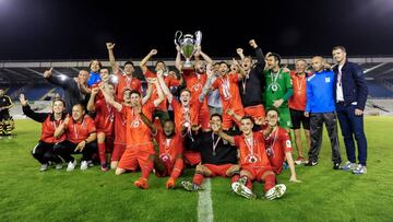 El Escobedo celebra la Copa Federación de 2017.
