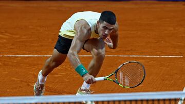 Tennis - ATP 250 - Argentina Open - Buenos Aires Lawn Tennis Club, Buenos Aires, Argentina - February 17, 2024 Spain's Carlos Alcaraz in action during his semi final match against Chile's Nicolas Jarry REUTERS/Matias Baglietto