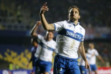 El jugador de Universidad Catolica Jose Pedro Fuenzalida celebra su gol contra Universidad de Chile durante el partido de Super Copa disputado en el estadio Ester Roa de Concepcion, Chile.