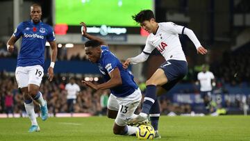 Mina y Davinson, presentes en el empate en Goodison Park