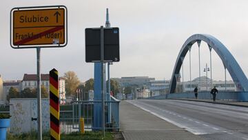 Slubice (Poland), 24/10/2020.- A view showing less activities at the Polish-German border in Slubice, western Poland, 24 October 2020. Germany closed its German-Polish border, amid the ongoing pandemic of the COVID-19 disease caused by the SARS-CoV-2 coronavirus. (Alemania, Polonia) EFE/EPA/LECH MUSZYNSKI POLAND OUT