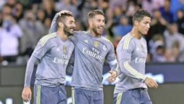 Sergio Ramos felicita a Benzema.