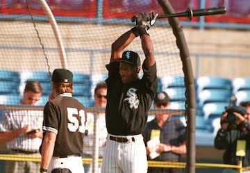 Jordan durante su primer entrenamiento con los Chicago White Sox, un equipo profesional de béisbol de los Estados Unidos con sede en Chicago.