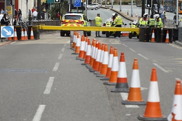 Ambiente de fiesta en las calles de Cardiff