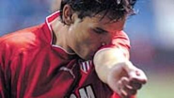 <b>SIN ACIERTO</b>. Fernando Morientes no pudo doblegar a la defensa del Auxerre y se fue sin marcar.