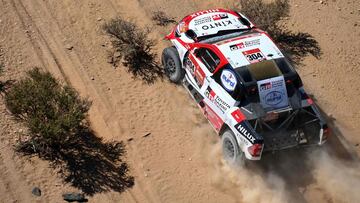 De Villiers durante la Etapa 1 del Rally Dakar 2021.