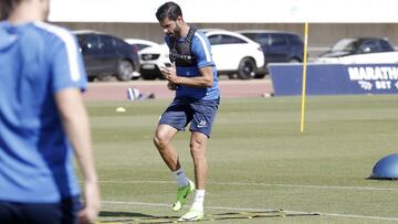 El jugador del Málaga, Miguel Torres, durante un entrenamiento.