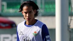 Diego Lainez ya entrenó este lunes con el Real Betis
