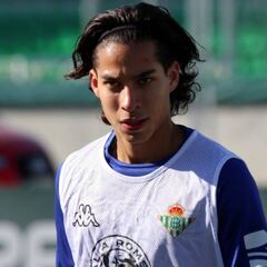 Diego Lainez ya entrenó este lunes con el Real Betis