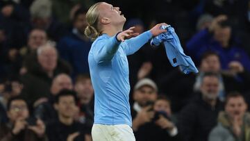 Soccer Football - Premier League - Manchester City v Fulham - Etihad Stadium, Manchester, Britain - November 5, 2022 Manchester City's Erling Braut Haaland celebrates scoring their second goal Action Images via Reuters/Lee Smith EDITORIAL USE ONLY. No use with unauthorized audio, video, data, fixture lists, club/league logos or 'live' services. Online in-match use limited to 75 images, no video emulation. No use in betting, games or single club /league/player publications. Please contact your account representative for further details.