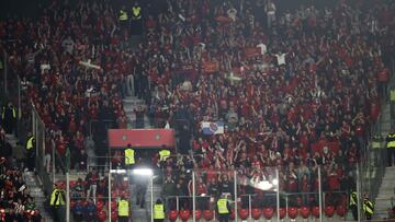 Afición de Osasuna en San Mamés.