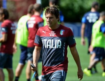 10. Antonio Conte, seleccionador de Italia, es el décimo de la lista con 5.8 millones de euros. Es el único técnico de selección en la lista.