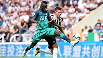 Davinson Sánchez ante el Newcastle