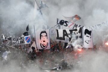 Santiago, 5 de marzo de 2016
La hinchada de Colo Colo realiza el Arengazo para alentar al equipo antes del Colo Colo v Universidad Catolica de este fin de semana.
ERamon Monroy/Aton Chile