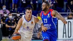 30/09/21 
 EUROLIGA 
 REAL MADRID - ANADOLU EFES SK
 ALBERTO ABALDE - JAMES ANDERSON  BALONCESTO PARTIDO EUROLEAGUE