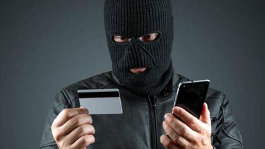 Tu tarjeta de crédito robada vale menos que una entrada del cine: así se convierten tus datos en dinero en la dark web