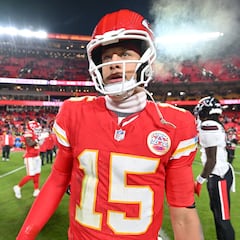 Mahomes and the Chiefs with one last shot at keeping their NFL playoff hopes alive