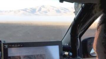 <b>ASÍ SE PREPARA. </b>David Castera, director deportivo, y Etienne Lavigne, director del Dakar, estudian el recorrido. Hay que analizarlo tecnológicamente y ver si es transitable.