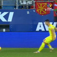 Un goleador con clase: perfecta 'picadita' de Charles en el 2-0