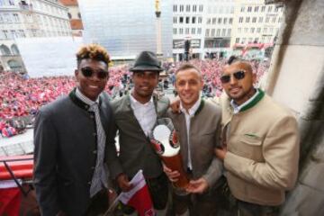 Arturo Vidal celebró el título con los hinchas