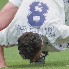 Míchel, un beso y un adiós