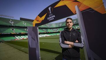 Marc Bartra, posando para As en la previa del Betis-Rennes.