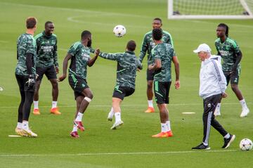 El Real Madrid entrena antes de su partido contra el Leipzig