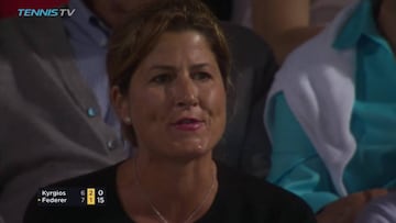 Mirka Vavrincec, la mujer de Roger Federer, fue pillada en la semifinal del Masters 1.000 de Miami silbando al rival de su marido, Nick Kyrgios.