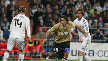 Amauri, entre Sergio Ramos y Guri en el partido de la Champions League entre el Real Madrid y la Juventus.